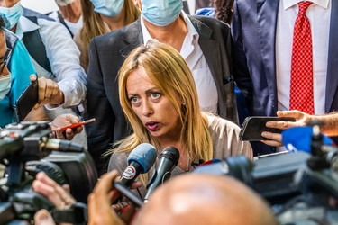 "Perfettamente funzionali al governo". Scontri in strada, ecco chi sono gli arrestati: Meloni, inquietante sospetto