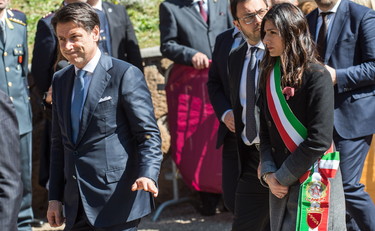 Virginia Raggi positiva al coronavirus: poche ore prima il ...