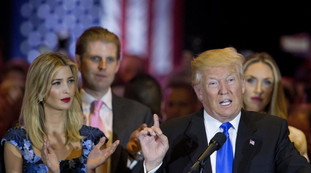 Ivanka Trump chiede a papà di resistere? Indiscrezioni, scenario drammatico in famiglia: cosa c'è in ballo