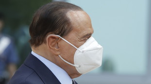 Bomba Mediaset sul centrodestra. Puzza di Bruciato: Conte salva il Cav, no di Salvini: cosa non torna