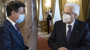Conte? L'anti-Salvini adesso non serve più. Dagospia, l'indiscreto del Quirinale: Prima del semestre bianco, crisi-lampo