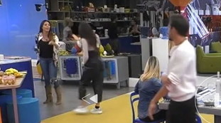 Gregoraci e Selvaggia Roma quasi alle mani. Rissa brutale al GF Vip, roba mai vista | Video