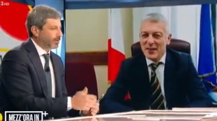 Gravissimo censurare Morra. Fico dalla Annunziata, il telespettatore lo umilia in diretta. Chiedetegli se...