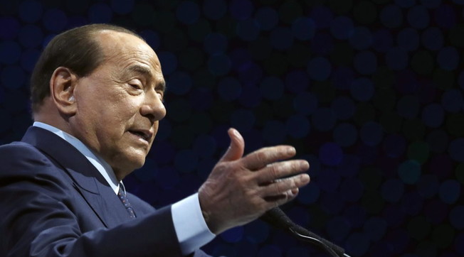 Una settimana di incontri. Berlusconi e la svolta pro-governo: retroscena, la pista porta al Quirinale. Chi c'è dietro