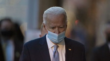"Biden può farlo?". Retroscena: la telefonata del Papa scatena la rivolta dei vescovi