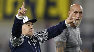 La mattina prima dell'infarto stava bene. La verità? Maradona, corpo devastato: quello che non si sapeva