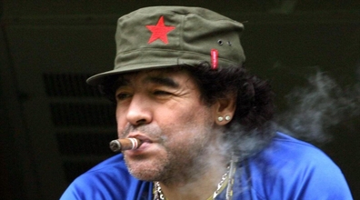 Maradona, tradimento in diretta Rai a tempo di record. Quando fu beccato con la superstar della tv italiana. Lo sapevate? | Foto