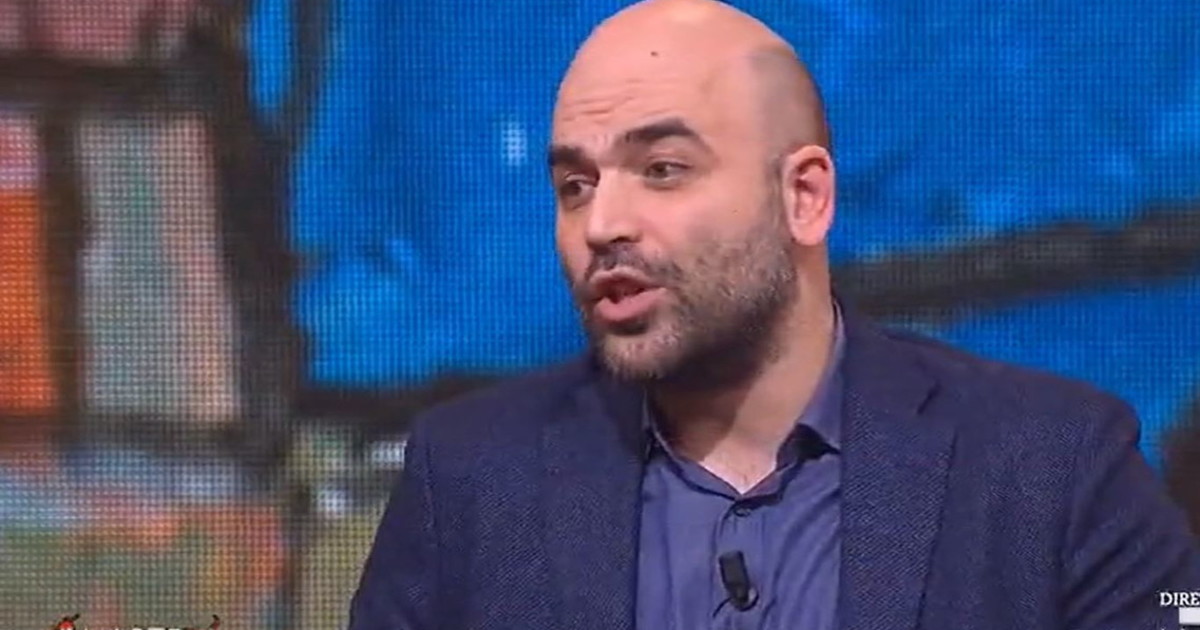 Io bast***o? Povero, triste ometto. Saviano insulta e a Salvini lo umilia: Con tutto l'odio che ha in testa... | Guarda