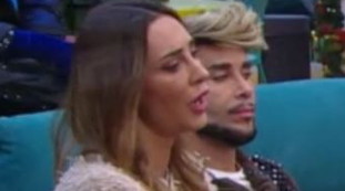 Poraccia, ma come si è conciata?. Sonia Lorenzini, massacro in tempo reale: al GF Vip vestita così, il dettaglio imbarazzante