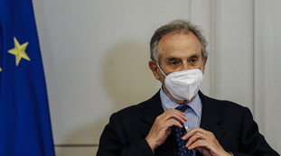 Danni da vaccino? Lo Stato deve risarcire. La toga preoccupa il governo: da Floris una scomoda ammissione
