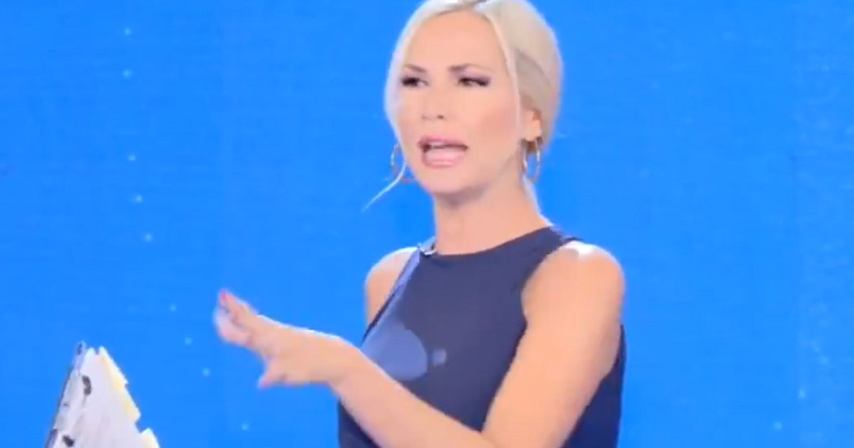 Andiamoci piano. La bomba su Antonella Elia e GF Vip, Federica Panicucci costretta a prendere le distanze