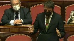"Lei non sa fare politica, un provinciale pronto a tutto per la poltrona". Renzi brutalizza Conte