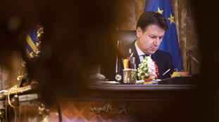 Conte "tra poche ore" al Colle per dimettersi, svolta nella crisi: resa e poi l'ultimo tentativo disperato