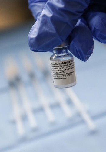 "Rinunciamo al vaccino, non funziona". Covid, drammatica notizia dalla Francia: le conseguenze della resa su tutta la Ue