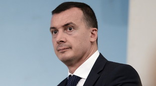 Ecco chi prende il posto di Casalino. Bomba di Storace, un nome inquietante: il prezzemolino-tv (e soldatino di Conte)