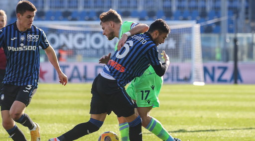 La Lazio si vendica dell'Atalanta: c'è lo scatto Champions. Crotone travolto dal Genoa: ko in un 0 a 3
