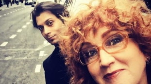 Abbiamo le carte. Fiorella Mannoia smascherata, tutta la verità sul suo uomo (di 26 anni più giovane)