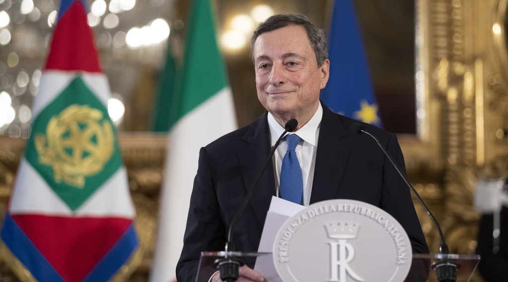 Lo farà al buio, e ora tremano tutti i partiti: Draghi, un silenzio pesantissimo e un sospetto sui ministri