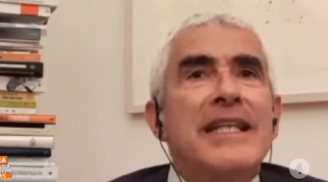 Saltano in aria il M5s e il Parlamento. Nuovo gruppo, retroscena clamoroso: Se c'è l'accordo con Casini.... Impensabile