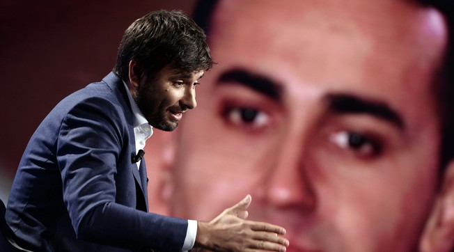 Cosa succederà ora a Grillo e Di Maio. Senaldi, la fine dei 5 Stelle è già scritta: tutta da godere, chi si prende i loro voti