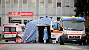 Variante inglese, maxi-quarantena. Covid, torna l'incubo: quanto si deve restare in isolamento