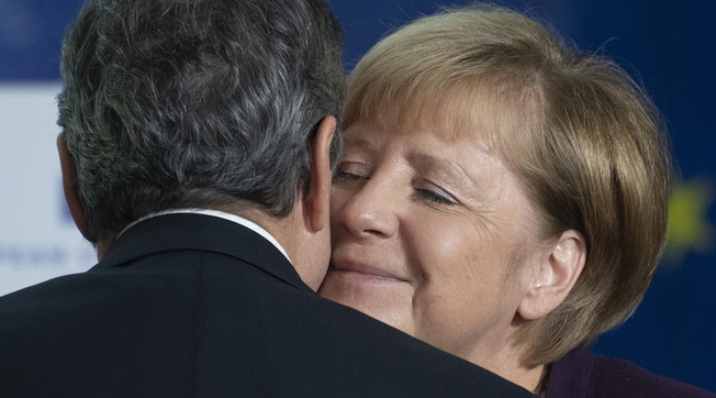 Quella telefonata ad Angela Merkel prima di rinchiuderci: indiscrezione scomoda su Draghi, che cosa è successo?