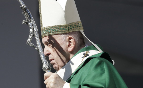 Terremoto in Vaticano, i due cardinali