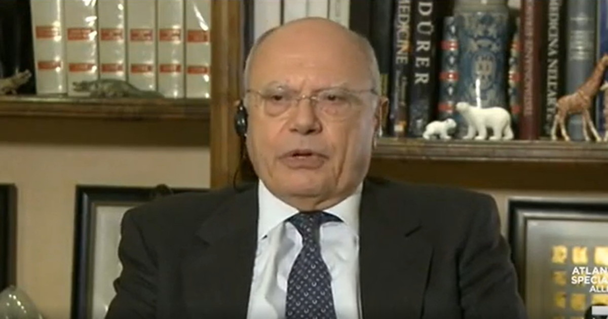 Agora Massimo Galli E La Variante Inglese Il Metro E Mezzo Di Distanza Potrebbe Non Bastare Piu Libero Quotidiano