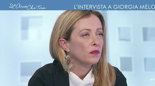 Tiri fuori una sola parola. Myrta Merlino spalleggia Selvaggia Lucarelli, Giorgia Meloni a valanga: zittite (tutte e due) | Video
