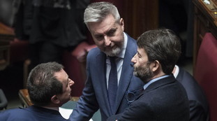 "Non lo fa davvero". Zingaretti si dimette, dal Pd la "prova" e il pesantissimo sospetto: tutta una farsa?