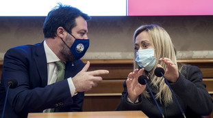 L'uomo della discordia, grana per Salvini e Meloni: indiscreto-Rai, sotto alla poltrona una bomba?