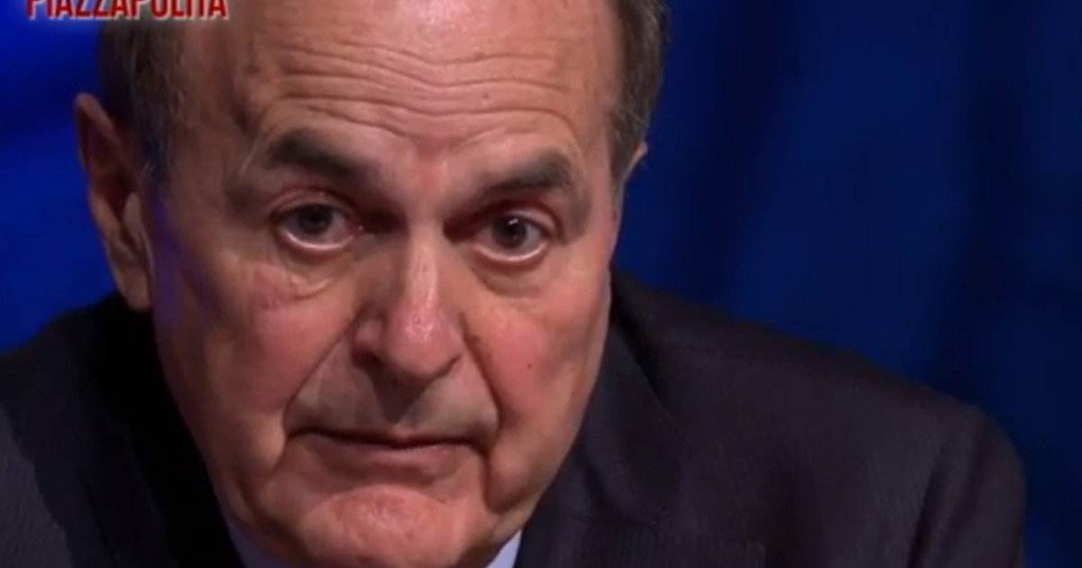 "Siamo solo in superficie". Se anche per Bersani il Pd è morto: "Zingaretti lascia? Ecco l'unica via d'uscita"