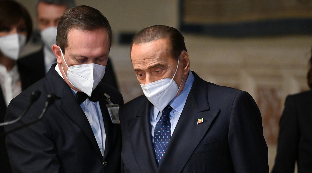 Berlusconi ricoverato in ospedale da lunedì. Problematiche di salute, notizia inattesa. Fonti riservate: Starà fermo per un po'