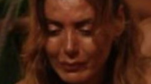 Daniela Martani, il crollo in diretta all'Isola dei famosi: Perché sei così?. E Rocca la umilia davanti a tutti