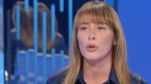 Mi mandava delle foto per.... La Boschi perseguitata da uno stalker: un'agghiacciante rivelazione