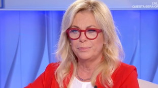 Se avesse bisogno, si astenga dal chiamare le forze dell'ordine. Dalla Chiesa da ovazione: Murgia brutalizzata
