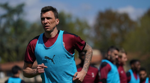 Mario Mandzukic infortunato? Colpo di scena in casa Milan, spiazzante decisione sul suo stipendio