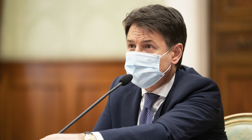 “Finta opposizione, lo sfregio di Conte a Salvini: il capo del M5s fa il Letta, in ginocchio dal Pd