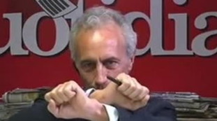Cav pregiudicato, Salvini imputato, Renzi indagato. Travaglio agita le manette e si copre di ridicolo: toh che caso, chi si scorda