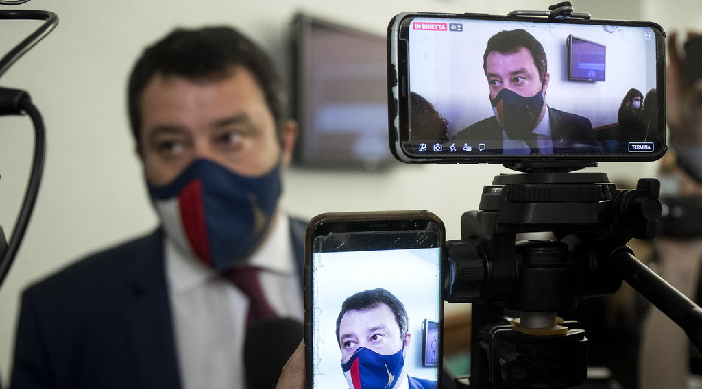 No sfiducia, sì commissione d'inchiesta. Salvini e Forza Italia, bombe incrociate: messaggio durissimo per Speranza, Pd e Meloni