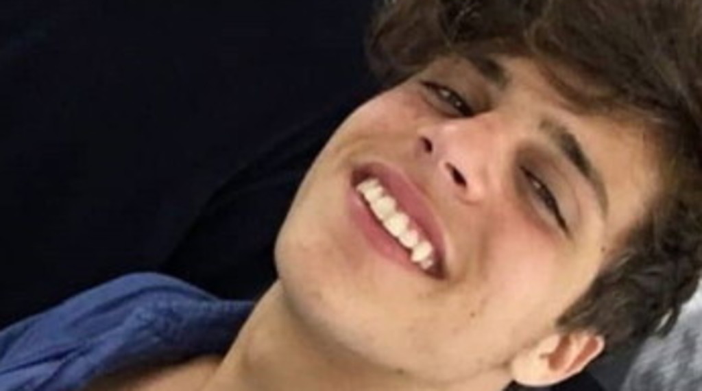Il corpo di nostra figlia come un trofeo. Ciro Grillo, la famiglia della ragazza: denuncia-horror sul video
