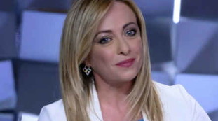 L'unica donna, perché è impressionante. Vittorio Feltri proietta Giorgia Meloni in orbita: la sentenza (e la reazione della leader FdI)
