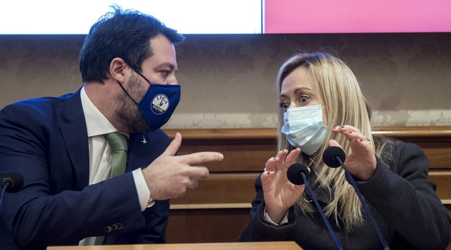 “Giorgia davanti alla Lega”. Fratelli d'Italia con il turbo: il sondaggio che decreta il sorpasso, ma attenti alle cifre