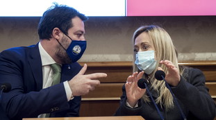 “Giorgia davanti alla Lega”. Fratelli d'Italia con il turbo: il sondaggio che decreta il sorpasso, ma attenti alle cifre