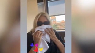 A c*** di padella. Paresi facciale, com'è ridotta Mara Venier: ecco il primo video