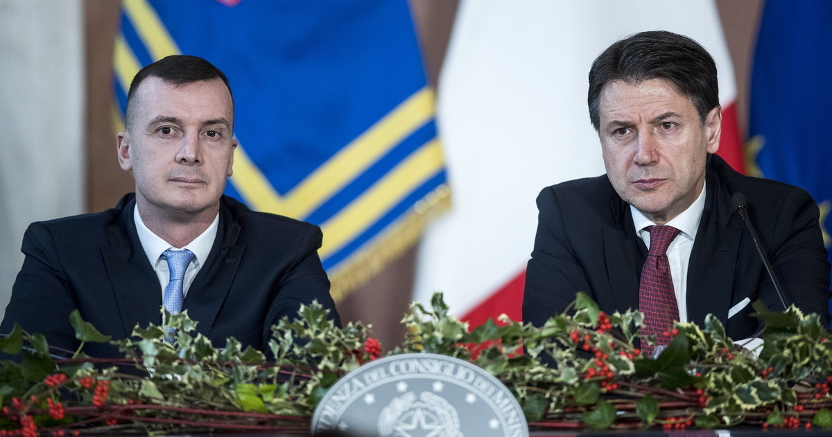 Giuseppe Conte, l'aut aut a Beppe Grillo: una "nuova" poltronissima per Rocco Casalino - Vimarsana News