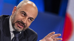 Cosa c'è dietro alla rissa tra l'abusivo Conte e il bollito Grillo: la soffiata di Paragone sulla guerriglia M5s