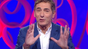 Ca.... Marco Liorni beffa i campioni: il montepremi sfuma per queste due lettere | Guarda
