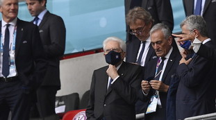 Mattarella didn't have to go to Wembley. Revelli, the Delta variant bomb on Draghi