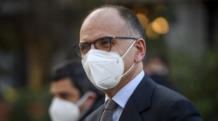 Vuole parlare con me? Rinneghi in pubblico Orban: l'ultimo delirio di Enrico Letta contro Salvini